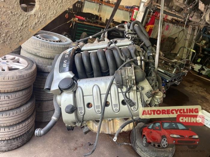 Motor van een Porsche Cayenne, Ophalen, Gebruikt, -, -