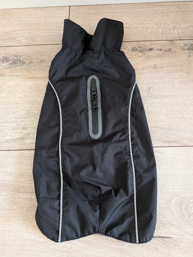 Wolters Regenjas Easy Rain Zwart, ruglengte 42 cm, Overige merken, Hondenregenjas, Ophalen of Verzenden, Zo goed als nieuw