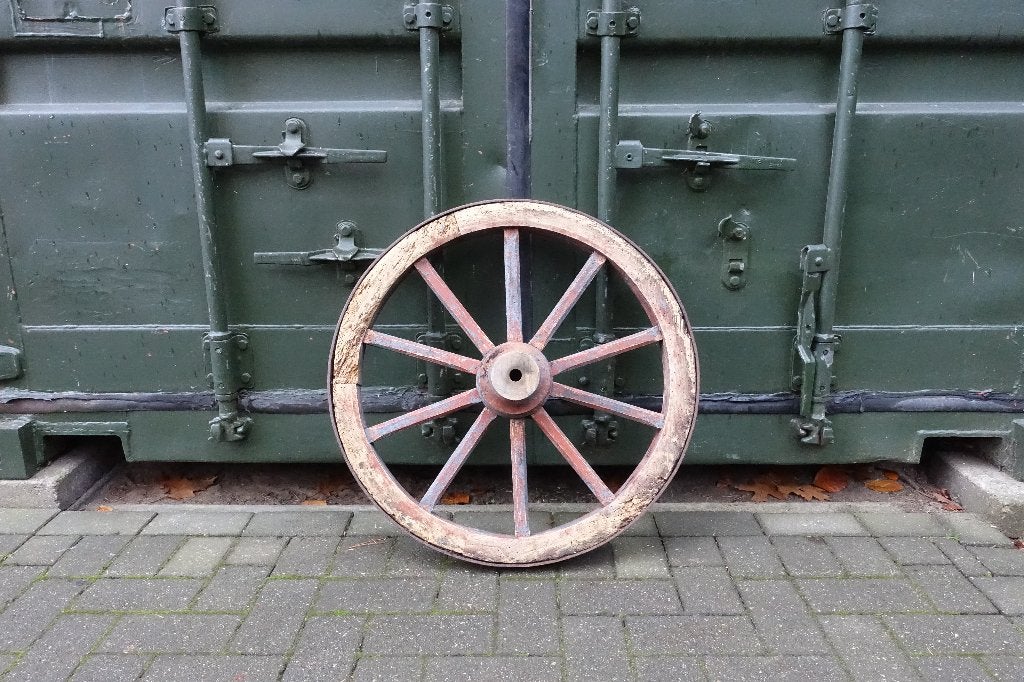 Kruiwagenwiel van hout, perfect voor decoratie, ø70 cm., Ophalen