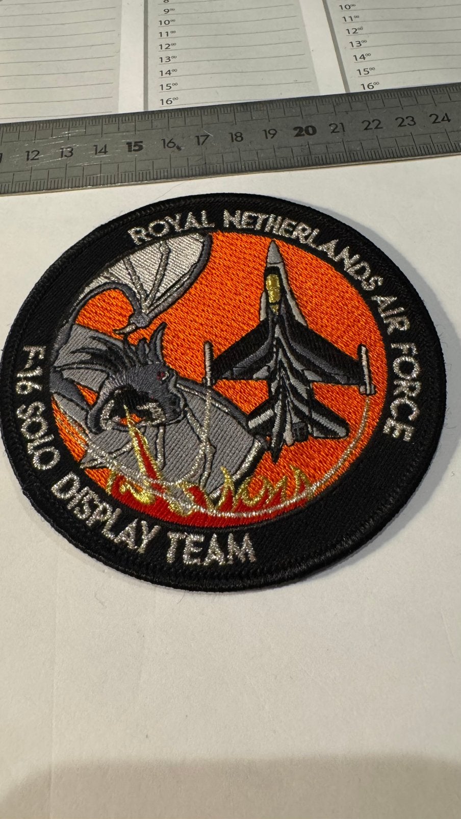 Patch f-16 swirl luchtmacht klu solo display zilverdraad, Ophalen of Verzenden, Zo goed als nieuw, Patch, Badge of Embleem
