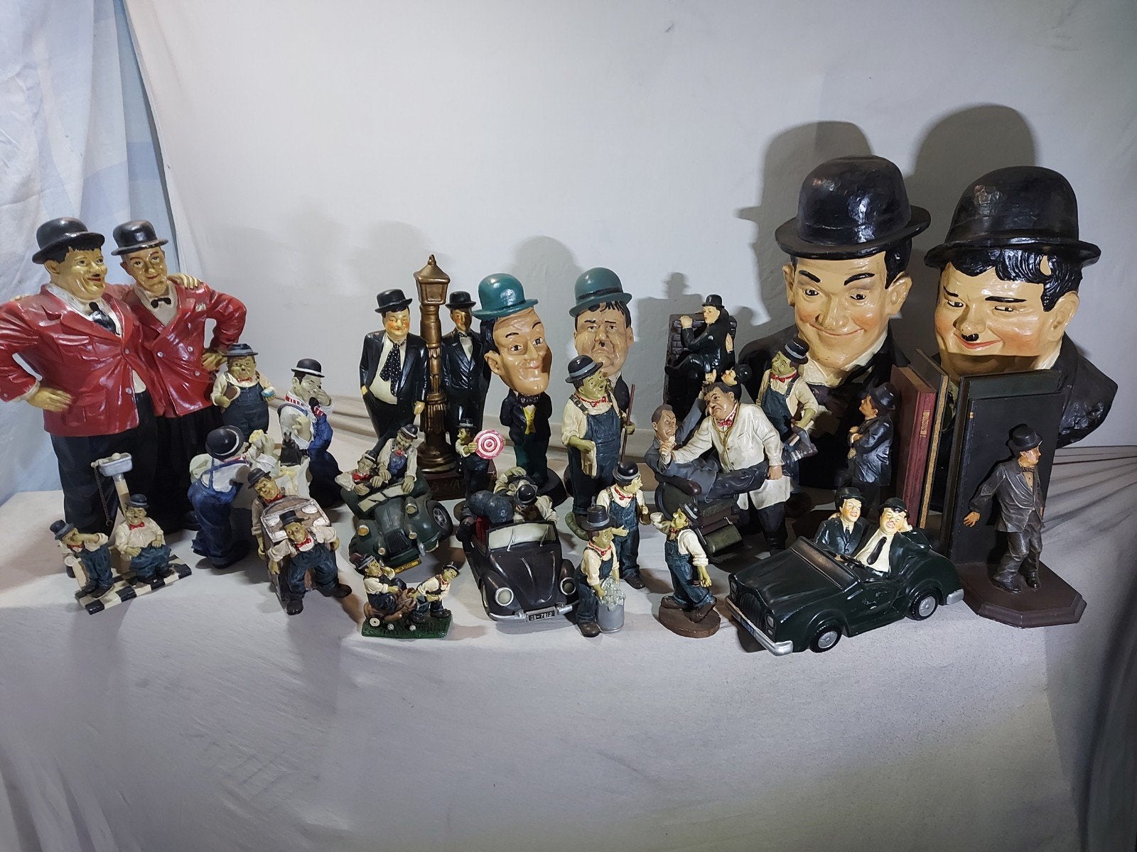 Grote collectie (23 beelden) van Laurel & Hardy beelden en b, Ophalen, Gebruikt
