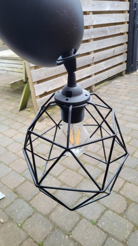 Industriële hanglamp BRUNSTA (Ikea) - Zwart metalen kooi, Huis en Inrichting, Lampen | Hanglampen, Ophalen, Zo goed als nieuw