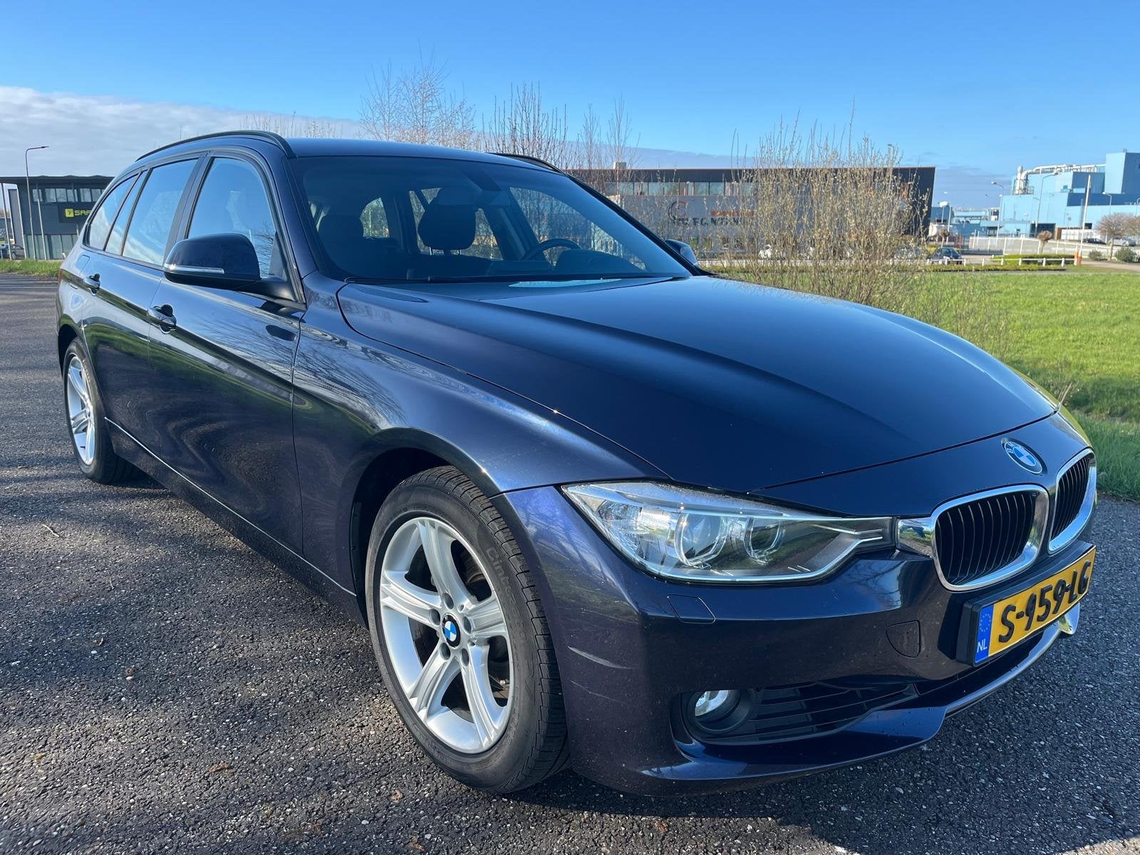 BMW 3-serie 320i | clima/cruise/parkeersensoren, Auto's, BMW, Gebruikt, Euro 6, 4 cilinders, Blauw