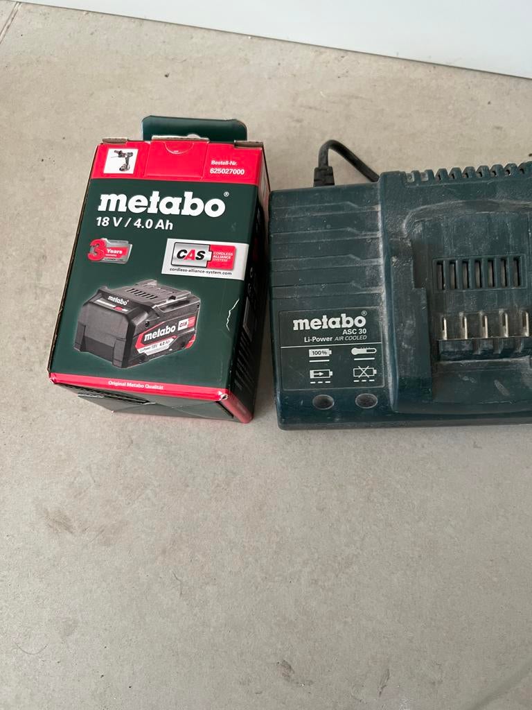 Metabo 18 V / 4.0 Ah accu met lader ASC 30, Doe-het-zelf en Verbouw, Gereedschap | Machine-onderdelen en Toebehoren, Ophalen of Verzenden