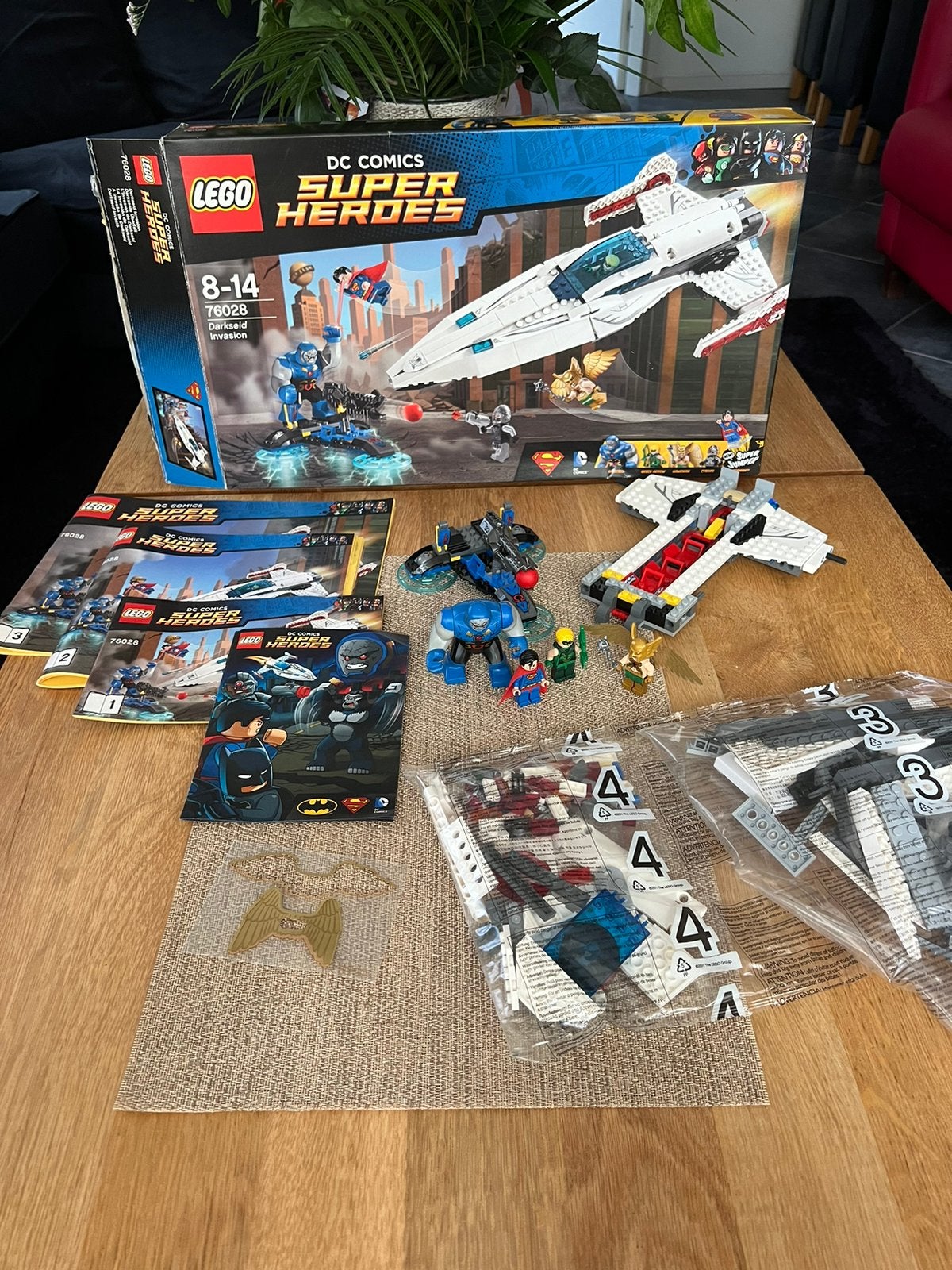 LEGO DC Super Heroes 76028 – Darkseid Invasion, Ophalen, Zo goed als nieuw