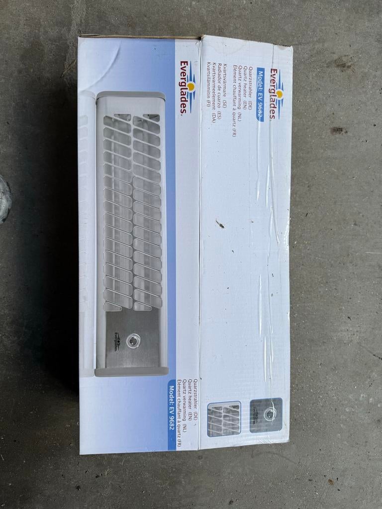 Everglades Kwartsverwarmer EV 9682 - Nieuw in doos, 30 tot 80 cm, Minder dan 60 cm, Ophalen of Verzenden, 800 watt of meer