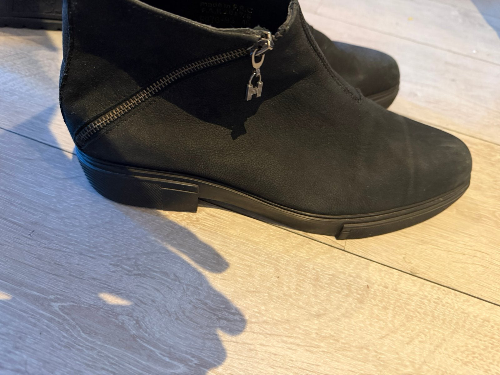 Black ankle boots with zipper - Size 42-43, Ophalen of Verzenden, Zo goed als nieuw, Zwart