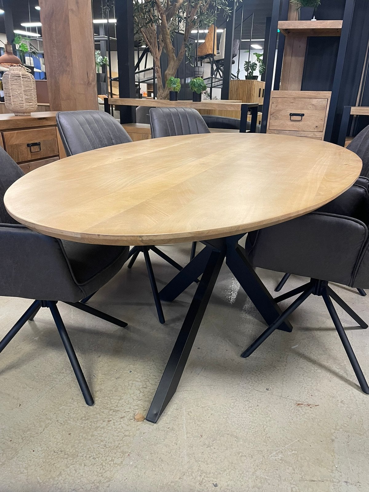 LEEGVERKOOP BIJ CHEFMEUBEL VOORRAAD MANGO OVAAL 259 SALE, Bruin, Nieuw, Ophalen of Verzenden, Modern
