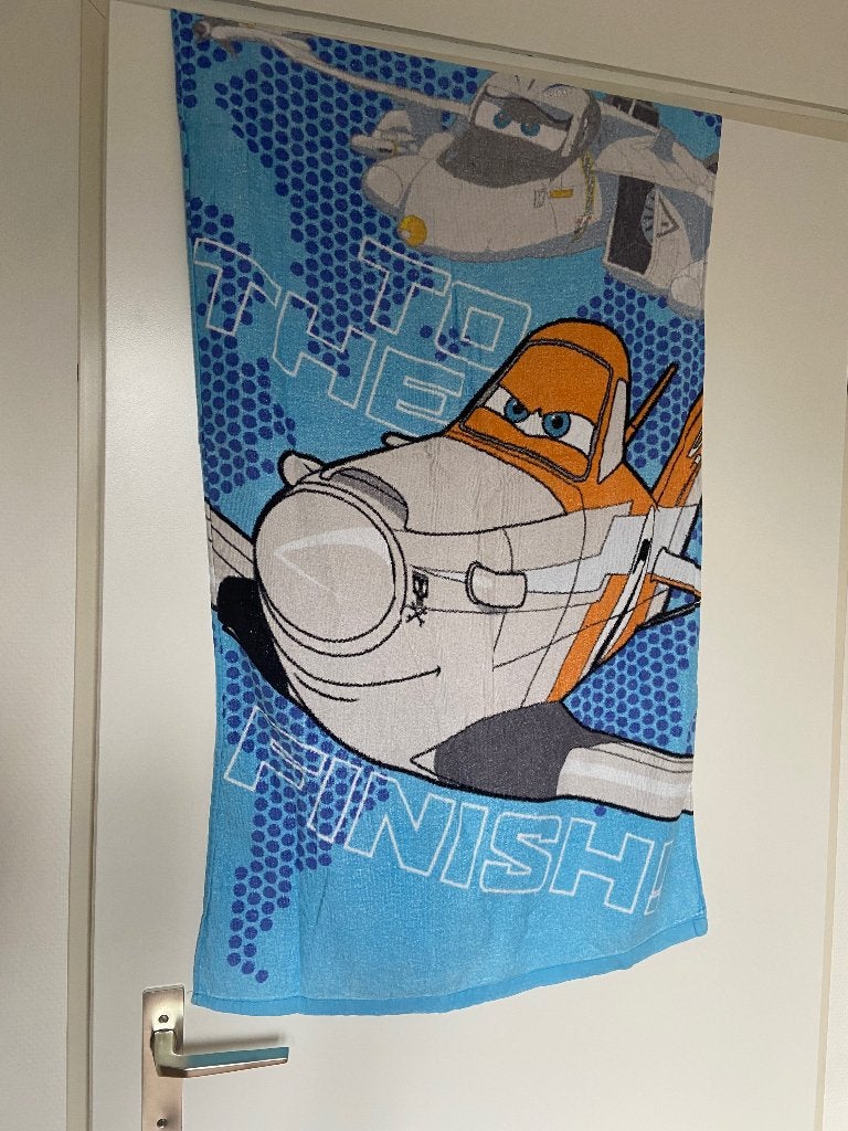 2 handdoeken/ badlakens/ strand Disney Frozen en Planes, Jongen of Meisje, One size, Ophalen of Verzenden, Zo goed als nieuw