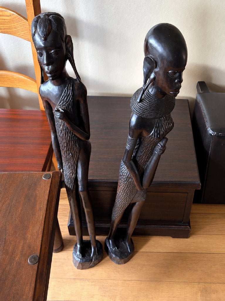 Paar Afrikaanse houten beelden – handgesneden – 95 cm hoog, Antiek en Kunst, Ophalen, 50 - 100 cm, Hout, Bruin