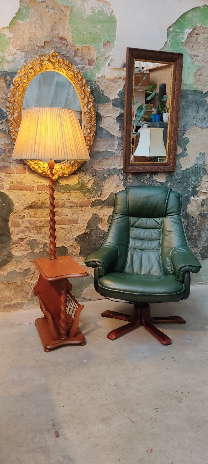 Vintage zithoek met fauteuil en lamp/bijzettafel, Ophalen