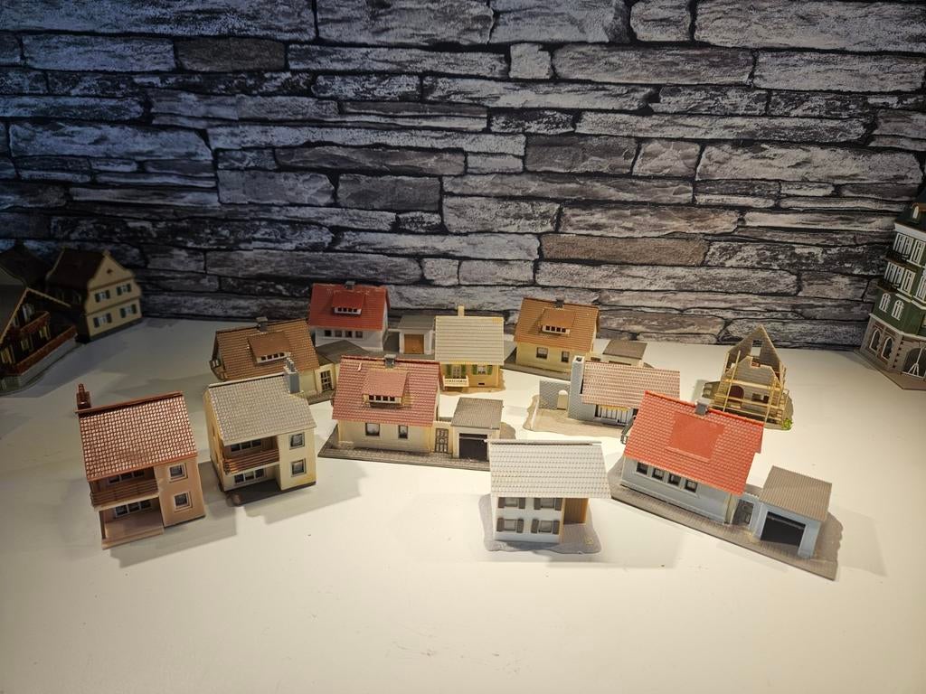 11 kleine huisjes bungalows N spoor modeltrein 1:160, Overige merken, Gebruikt, Gelijkstroom of Wisselstroom, Brug, Tunnel of Gebouw