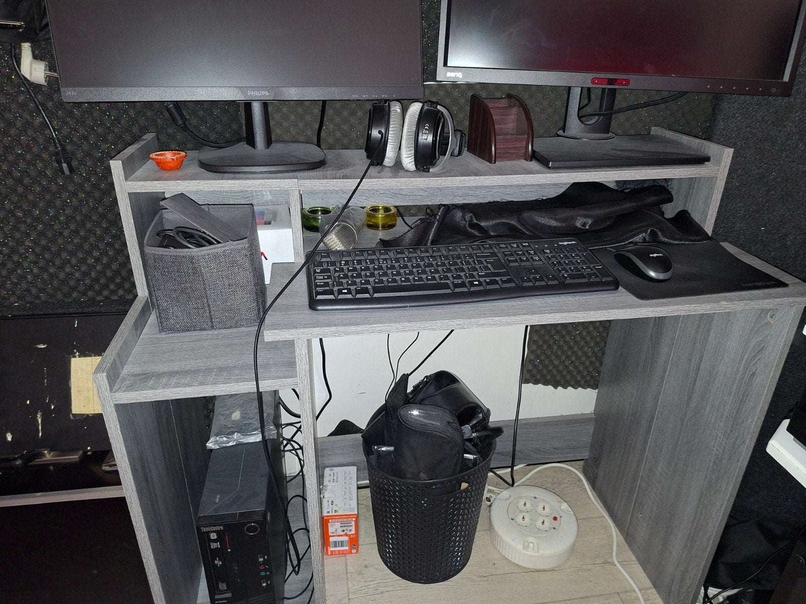 Stevig compact bureau, Huis en Inrichting, Bureaus, Ophalen, Gebruikt, Hout, 70 cm