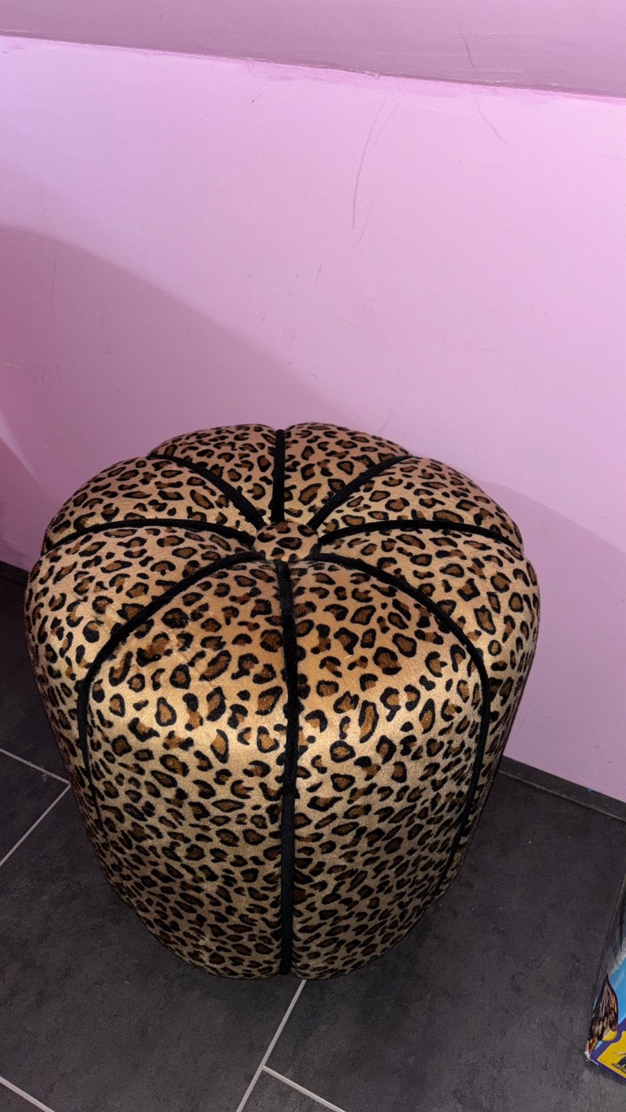 Panterprint poef, Ophalen, Zo goed als nieuw, Rond, Minder dan 50 cm