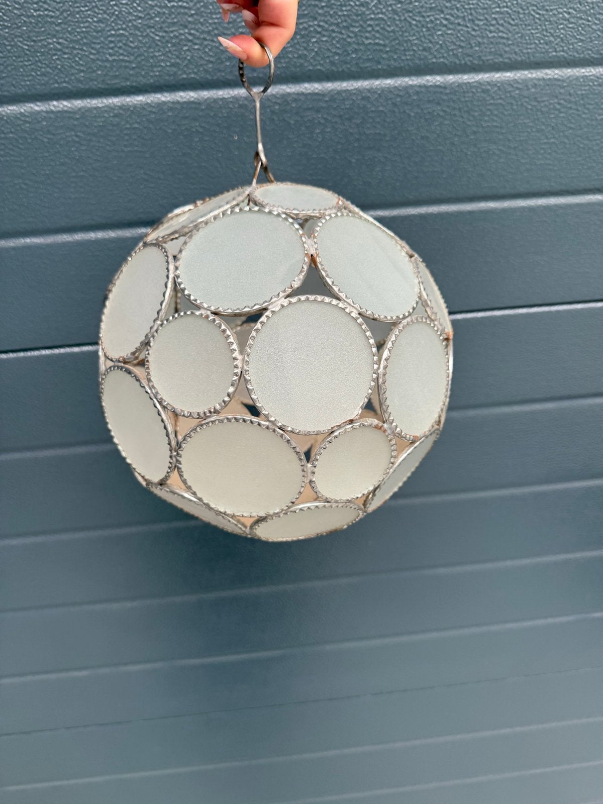 Decoratieve hangbal met glazen schijfjes, Huis en Inrichting, Ophalen, Wateringen, Info@artizana.nl, Nieuw