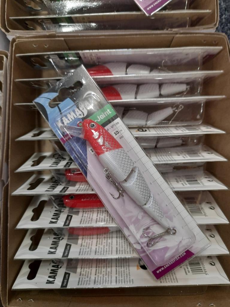 Partij van 40 stuks 3-delige pluggen 10cm, Watersport en Boten, Hengelsport | Roofvissen, Info@kamasaki.com, Overige typen, Nieuw
