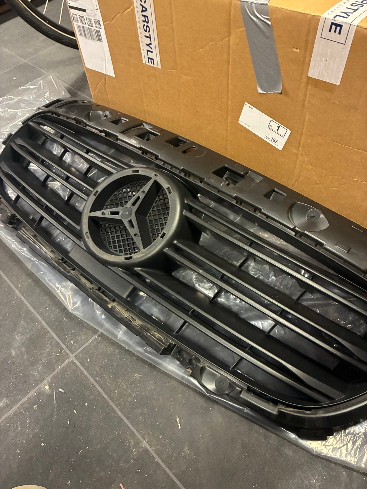 Grill Mercedes Citan 2024 - Zo goed als nieuw, Ophalen, Gebruikt, Voor, Mercedes-Benz