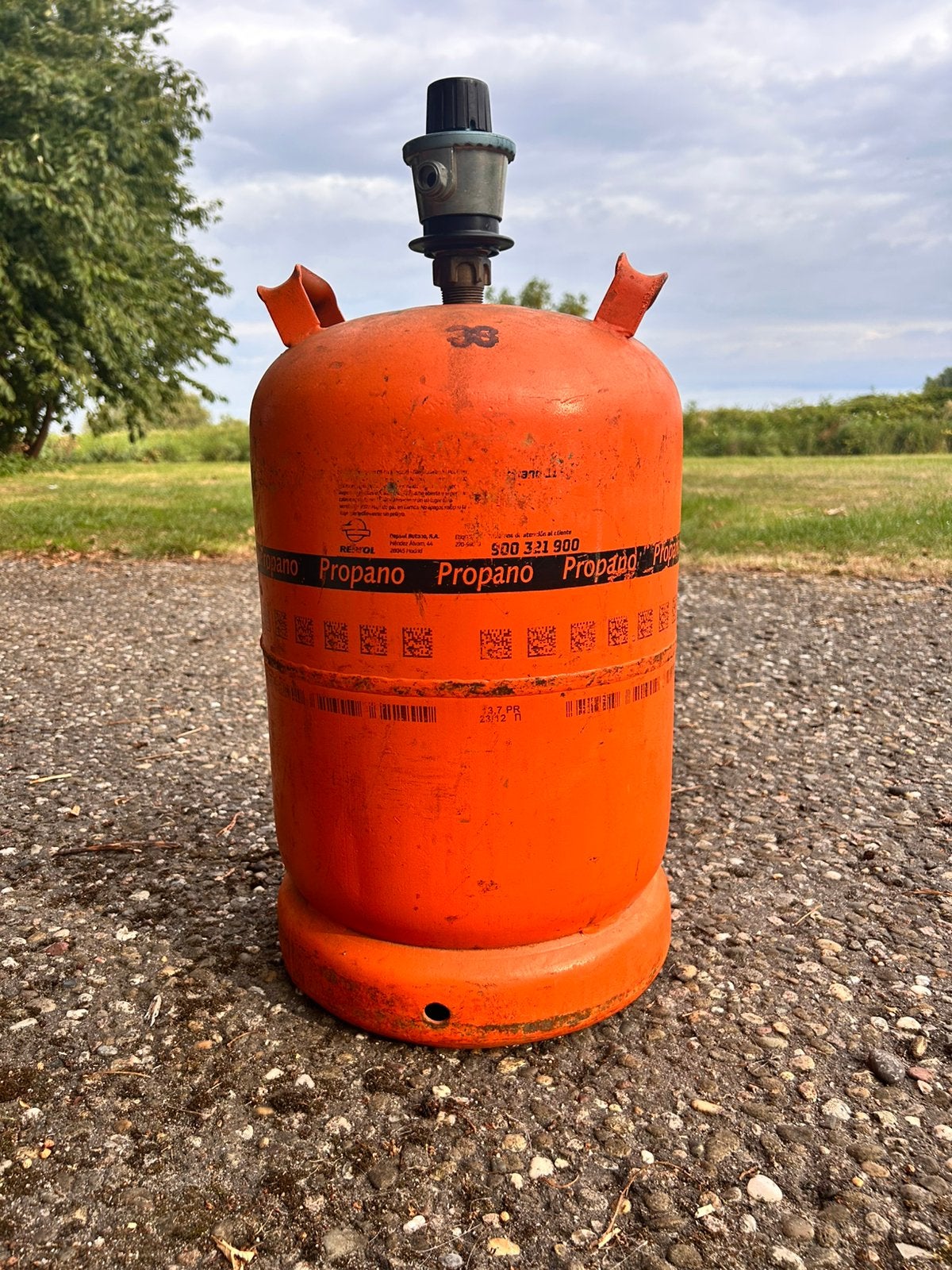 Spaanse gasfles met koppeling ( leeg), Ophalen