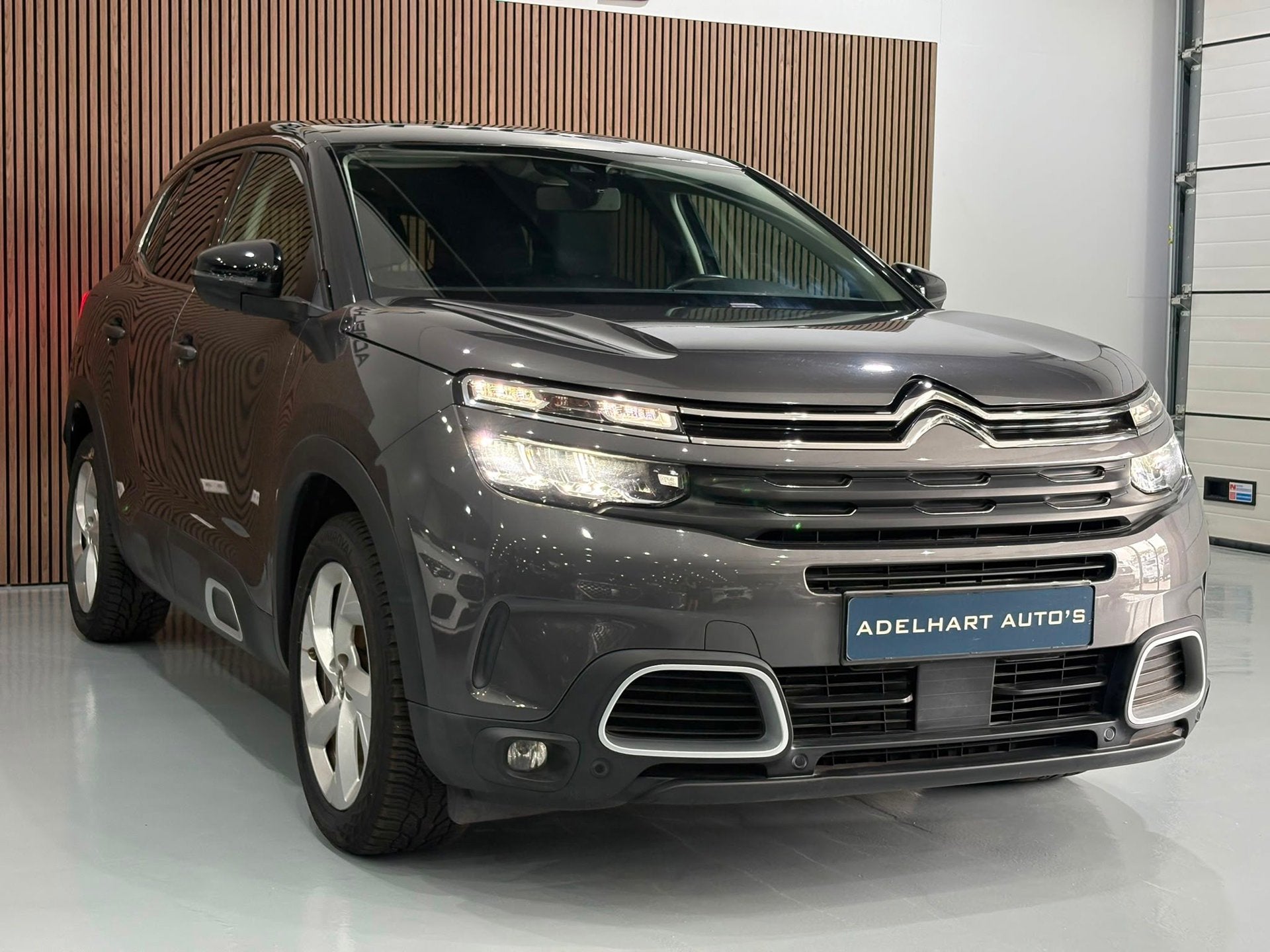 Citroen C5 Aircross 1.2 PureTech Shine Automaat / Navigatie, 15 km/l, Gebruikt, Euro 6, 1199 cc