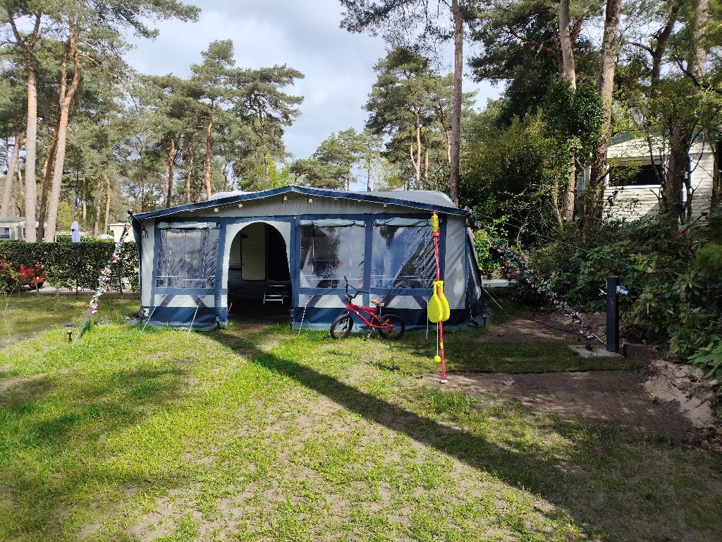 Burstner 490 TK met stapelbed, mover, voortent € 10.950,-, Caravans en Kamperen, Dwars-stapelbed, 7 tot 8 meter, Treinzit, Particulier