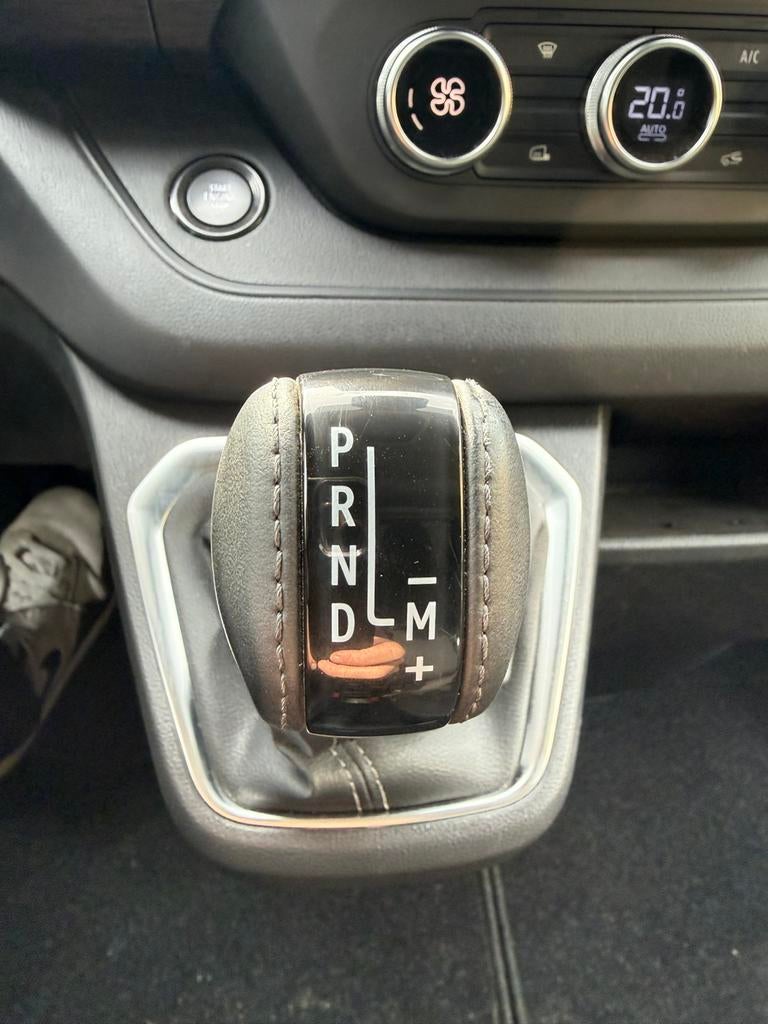 Renault Trafic  2.0 dCi 170pk L2h1 12- 2024 Grijs Automaat, Auto's, Bestelauto's, Stof, Navigatiesysteem, 4 cilinders, Renault