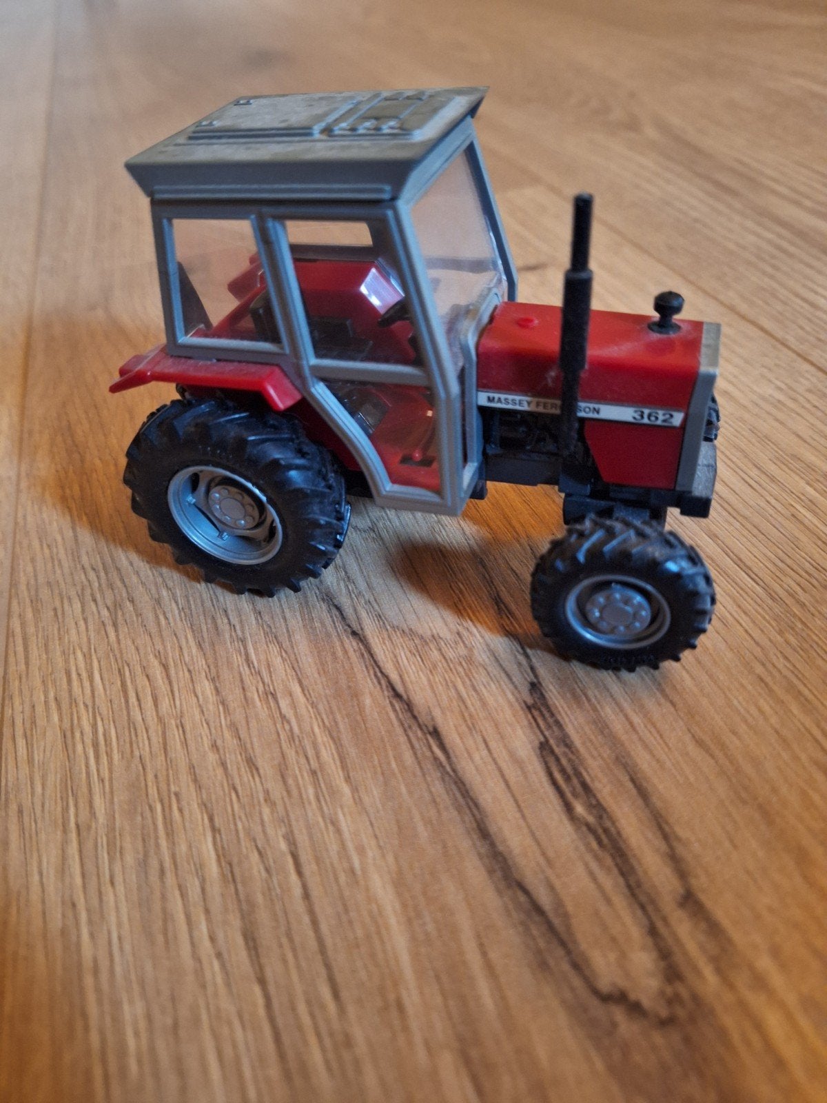 Massey Ferguson 362 1:32, Ophalen of Verzenden, Tractor of Landbouw, Britains