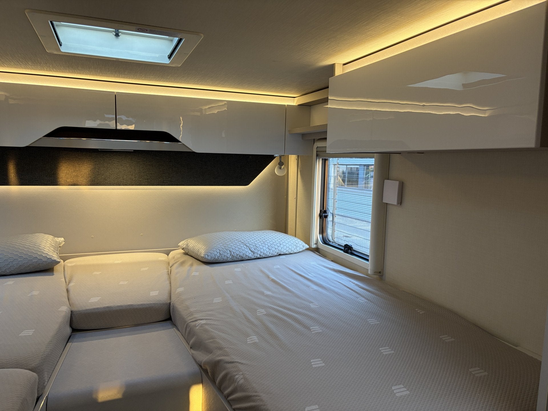 Hymer T 680 S Mercedes Aut Levelsysteem Luchtvering Trekhaak, Automaat, 7 tot 8 meter, Diesel, Hymer