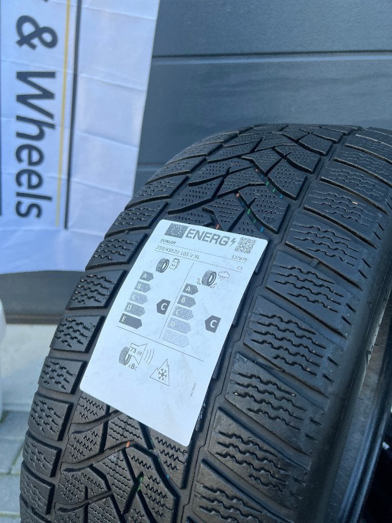 2x 255/45 R20 105V XL Dunlop Winter Sport 5 SUV, Gebruikt, 255 mm, Band(en), 20 inch