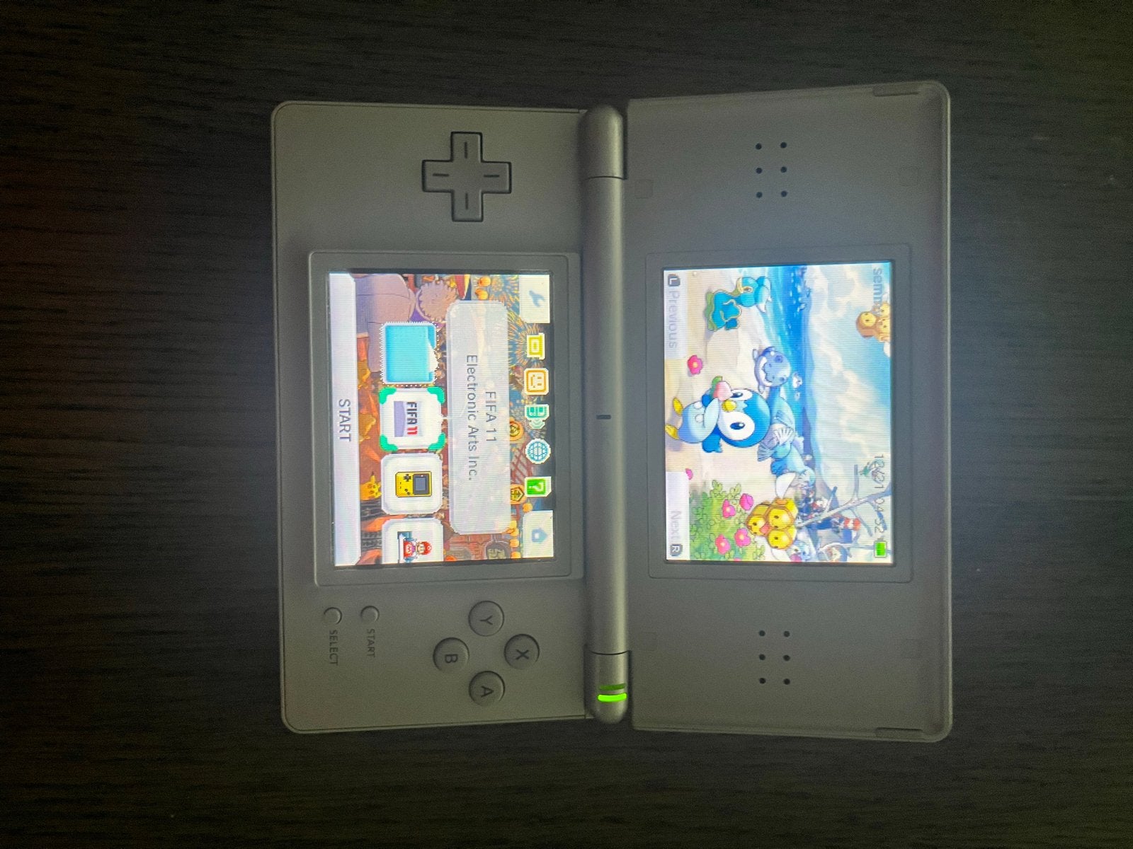 Gem0dde DS Lite met lader en stylus, Spelcomputers en Games, Ophalen of Verzenden, Gebruikt, Zilver, DS Lite