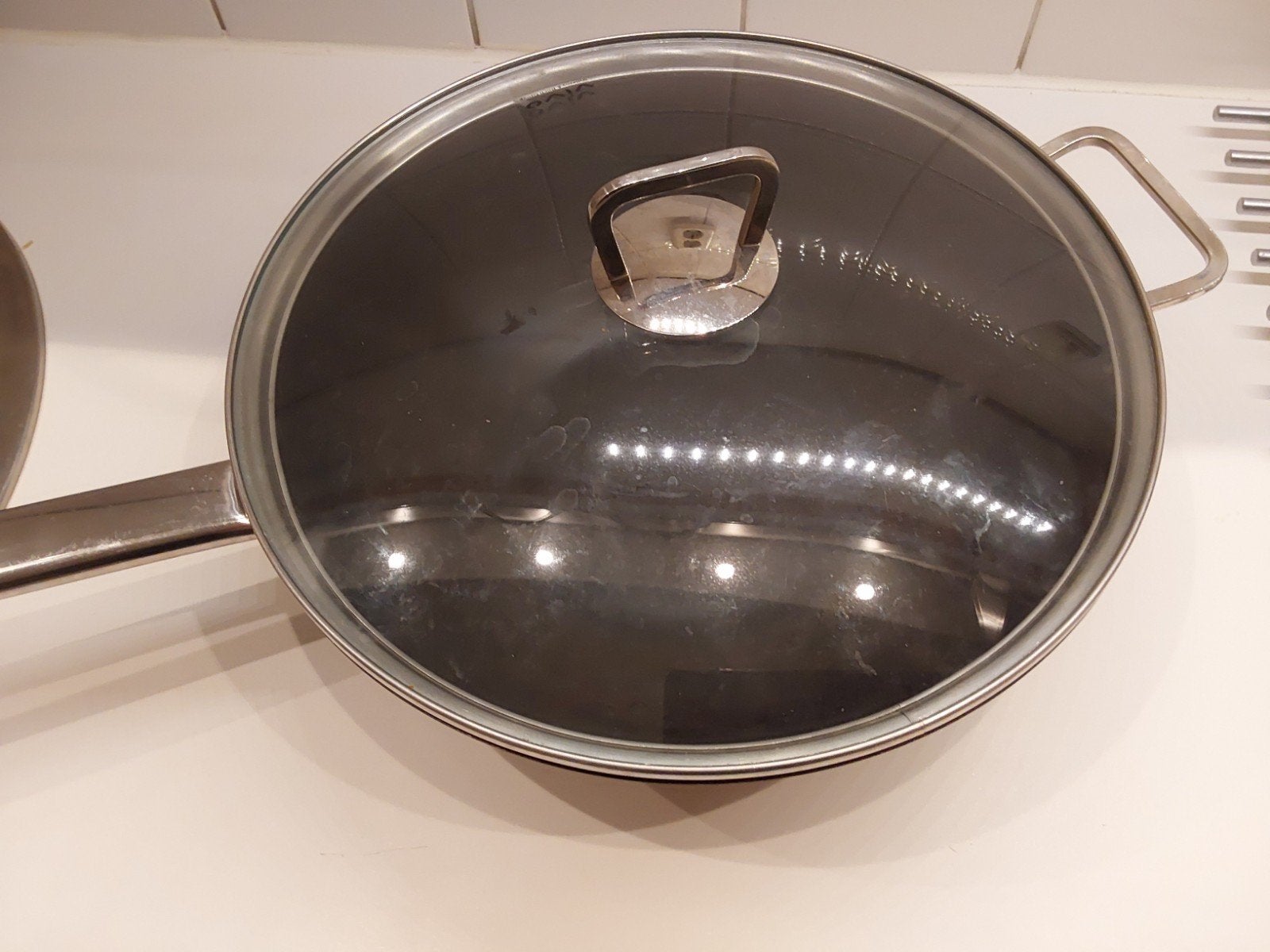 Vivo Wokpan Villeroy & Boch Group - Inductie geschikt, Huis en Inrichting, Keuken | Potten en Pannen, Met deksel, Gebruikt, Ophalen of Verzenden
