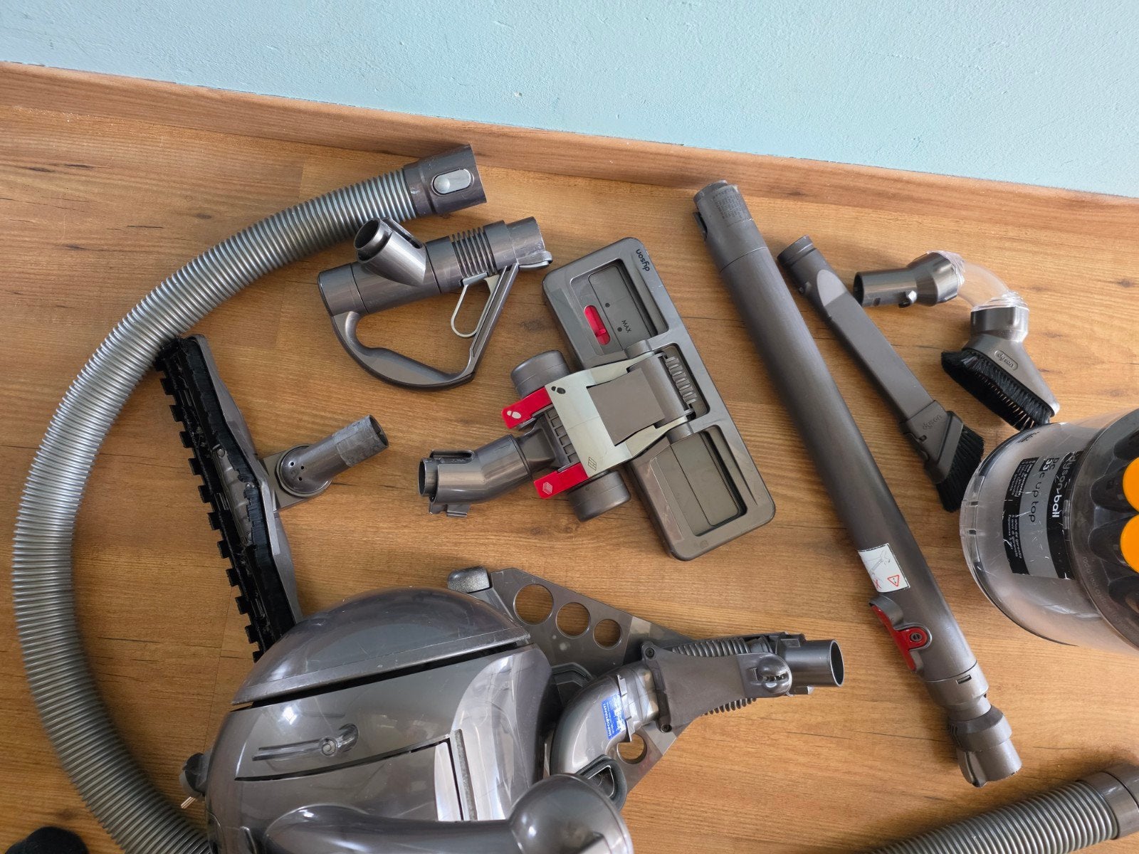 Foto 4 van Dyson Ball DC33c Uptop stofzuiger
