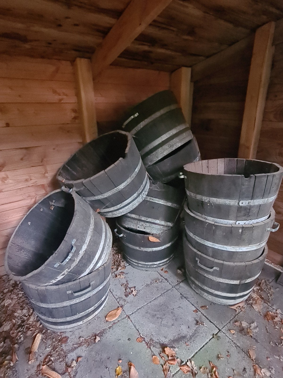 15 houten kuipen, Ophalen, Rond, Hout