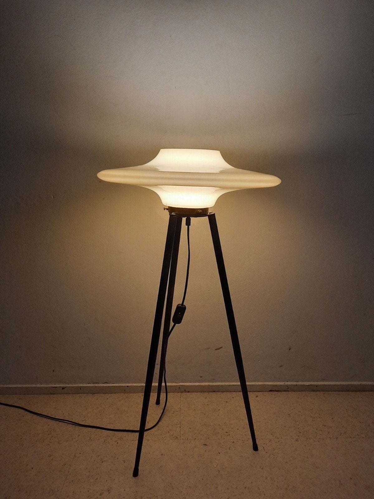 Space age Murano glas vloerlamp ufo tripod, Huis en Inrichting, Ophalen, Gebruikt, E27 (groot), Glas
