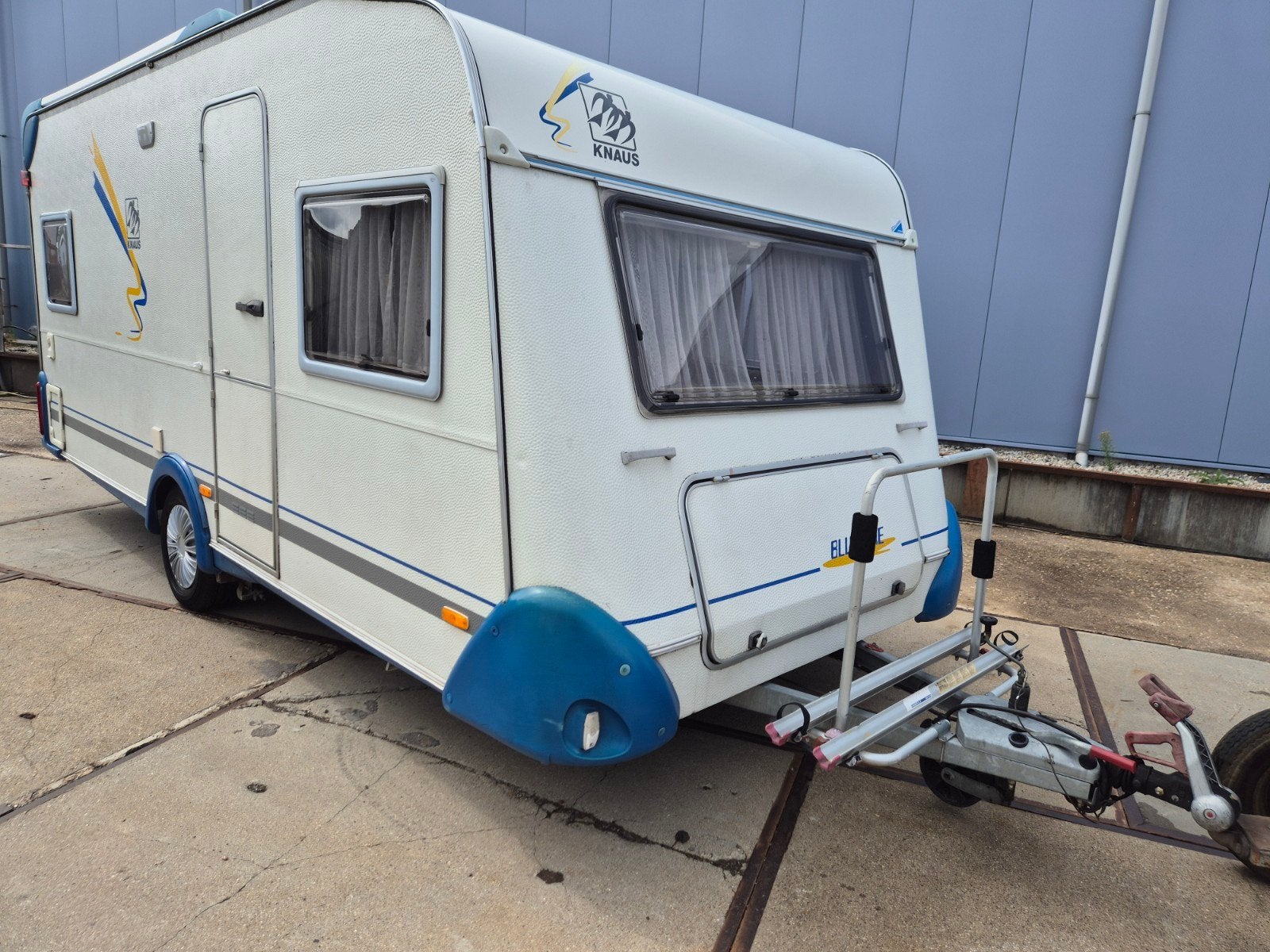 Knaus 450 TF Blue Line Mover,Voortent,Fietsendragers,Bovag25, Rondzit, Frans bed, Bedrijf, 4 tot 5 meter