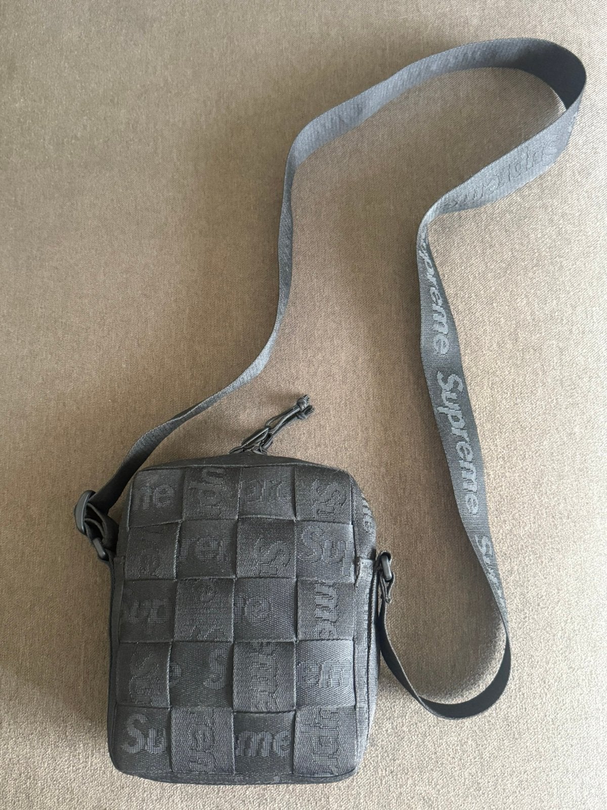 Supreme SS23 Woven Shoulder Bag, Sieraden, Tassen en Uiterlijk, Tassen | Schoudertassen, Ophalen of Verzenden, Zo goed als nieuw