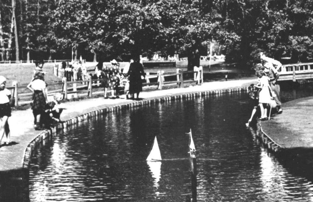 967784	Arnhem	Sonsbeek 1957	_Nette oude kaart Niet gelopen, Ophalen of Verzenden, 1940 tot 1960, Ongelopen, Gelderland