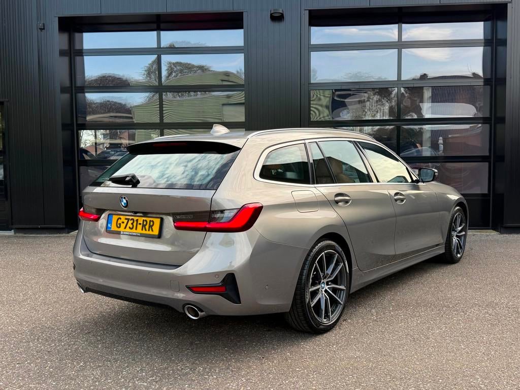 BMW 3-Serie Touring 330i Individual Edition Oxidgrau Pano, Auto's, BMW, Automaat, 1998 cc, Achterwielaandrijving, Gebruikt