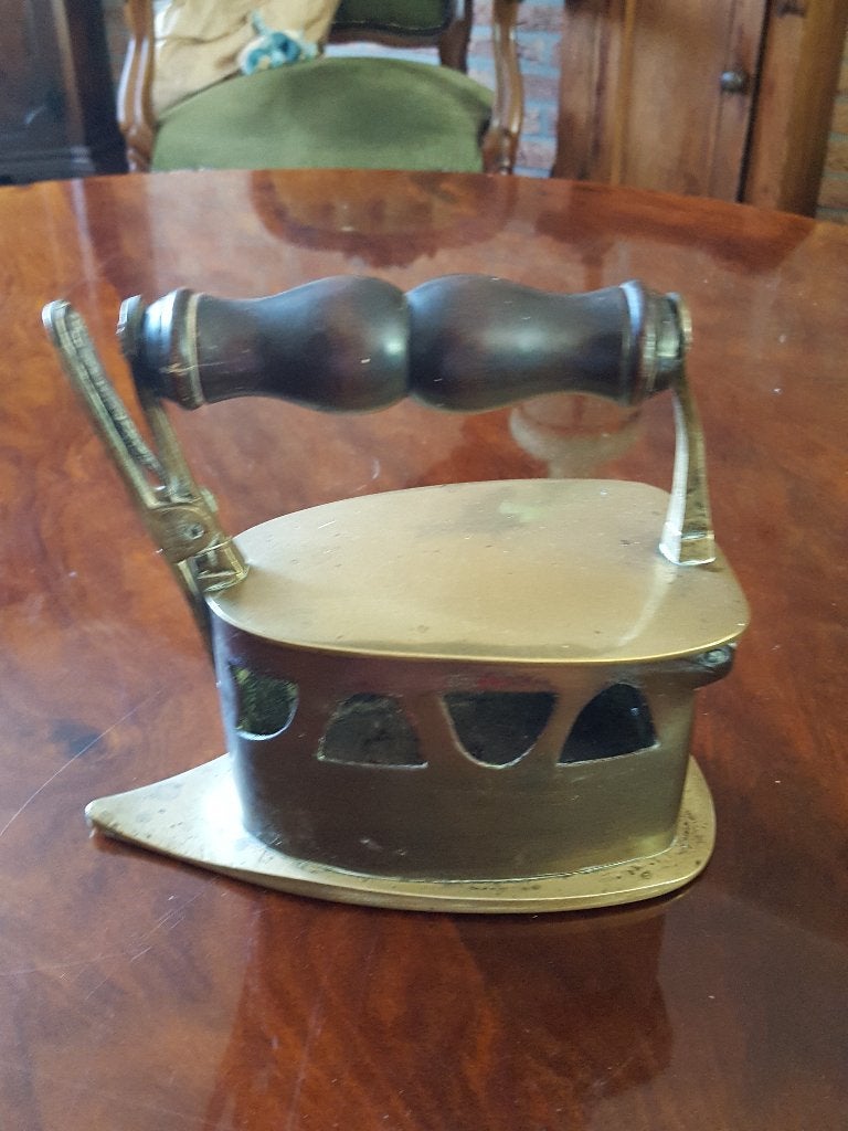 Antiek messing Kolenstrijkijzer met Houten Handvat, Antiek en Kunst, Antiek | Koper en Brons, Ophalen of Verzenden, Koper