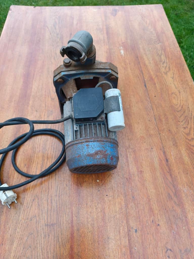 Gebruikte waterpomp - Ideaal voor bron, Ophalen of Verzenden, Gebruikt, Elektrisch, Overige typen
