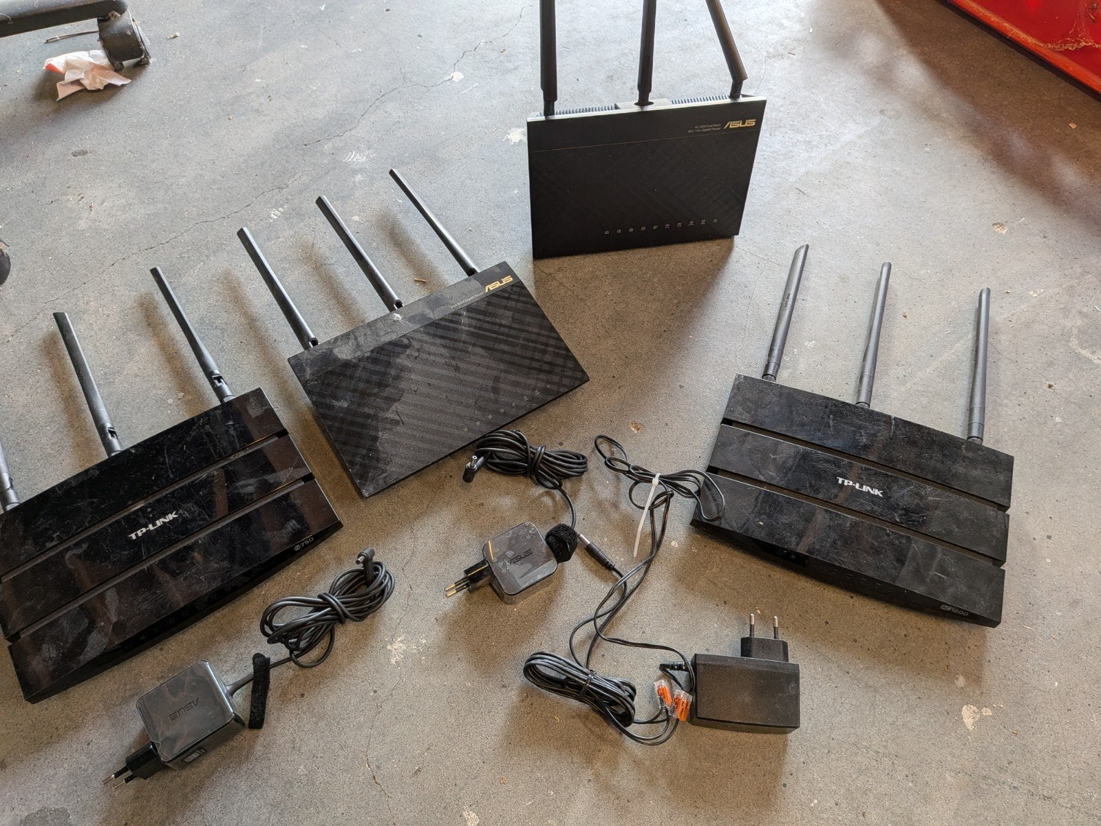 Diverse Routers: ASUS RT-AC66U B1, TP-Link TL-WDR4300, C5, Ophalen of Verzenden, Gebruikt, Router, ASUS, TP-Link