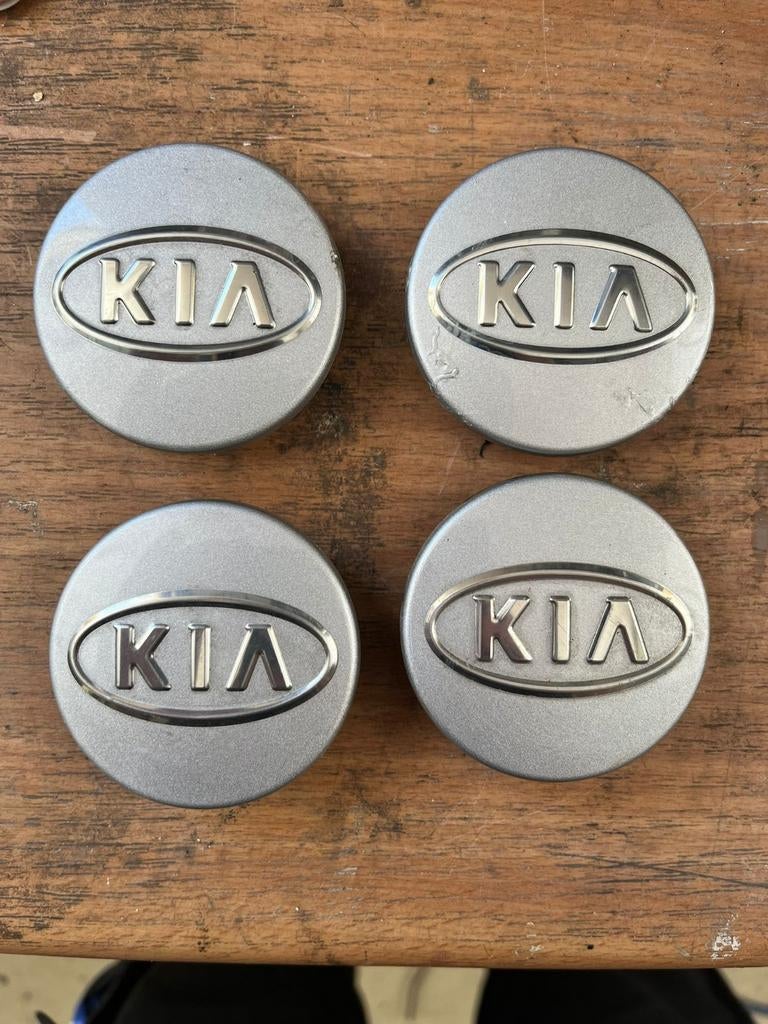 Orginele kia naafkapjes, Auto diversen, Wieldoppen, Ophalen of Verzenden