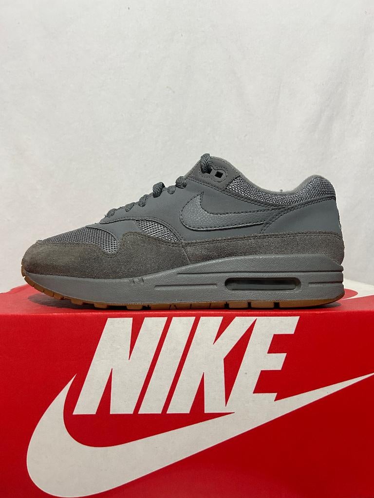 ALS NIEUW + DOOS! Maat 40 - Nike Air Max 1 Cool Grey Gum, Overige kleuren, Verzenden, Nike, Nike