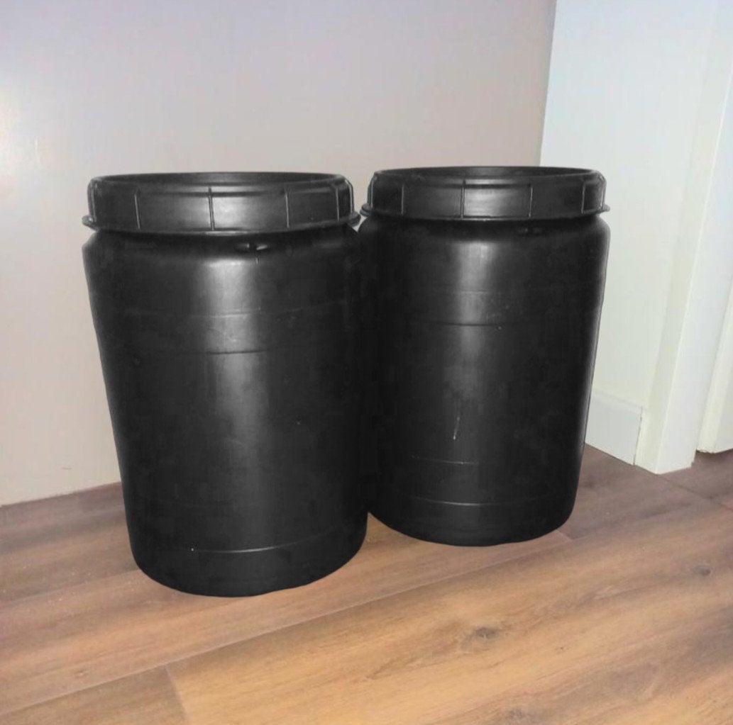 2x Voerton 60 Liter vaten (vissenvoer/paardenvoer/hondenvoer, Ophalen, Nieuw, Kunststof