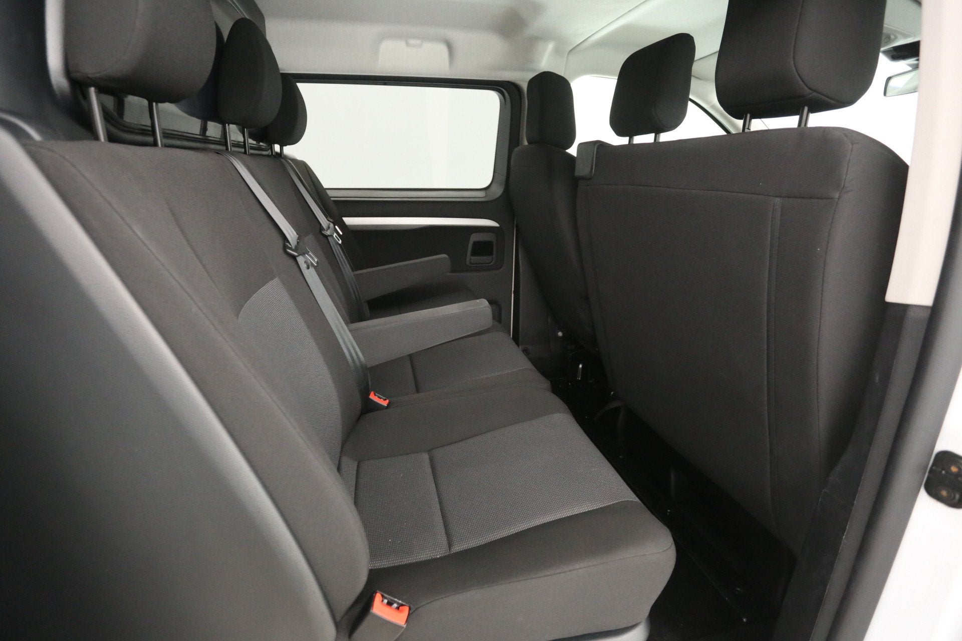 Citroën Jumpy 2.0 BlueHDI 145PK L3H1 | DC | 6 Zits | Airco, Voorwielaandrijving, 145 pk, Stof, Gebruikt