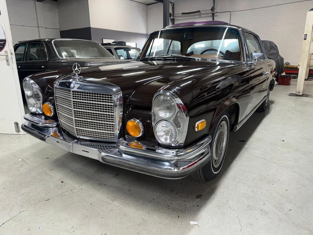 Mercedes 280 se   3.5. Coupe bj 1971, Voorwielaandrijving, 4 cilinders, Bruin, 19 km/l