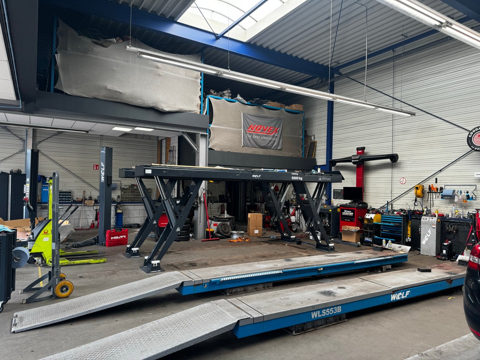 Wolf WLS553B schaarhefbrug 5 ton apk uitlijnuitvoering, Ophalen, Gebruikt, Paderbornstraat 1, Info@wolftools.nl