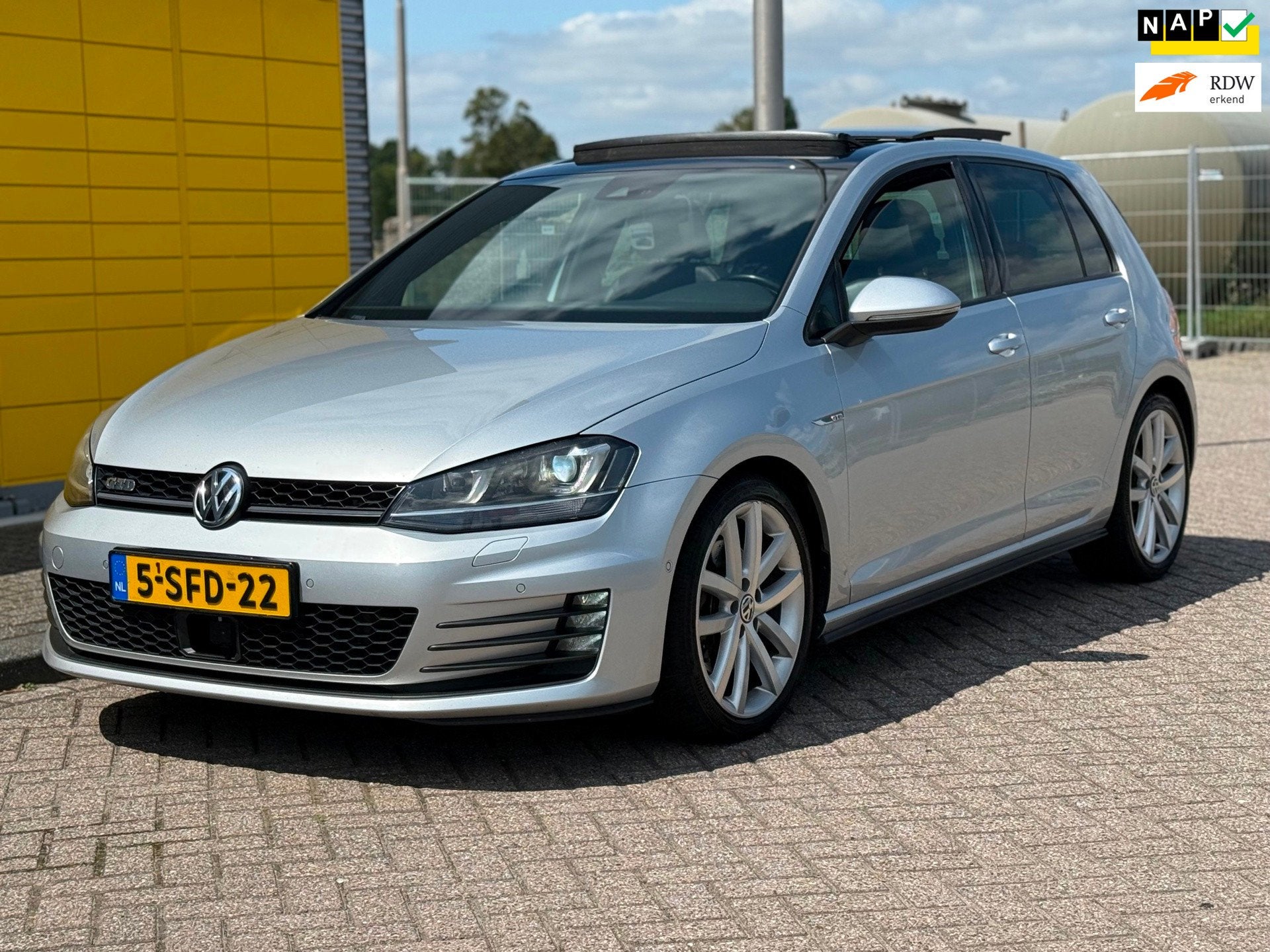 Volkswagen GOLF 2.0 GTD AUT Pano B&O Sound Leer Xenon Led Vo, Auto's, Volkswagen, Dealer onderhouden, Gebruikt, 4 cilinders, Bedrijf