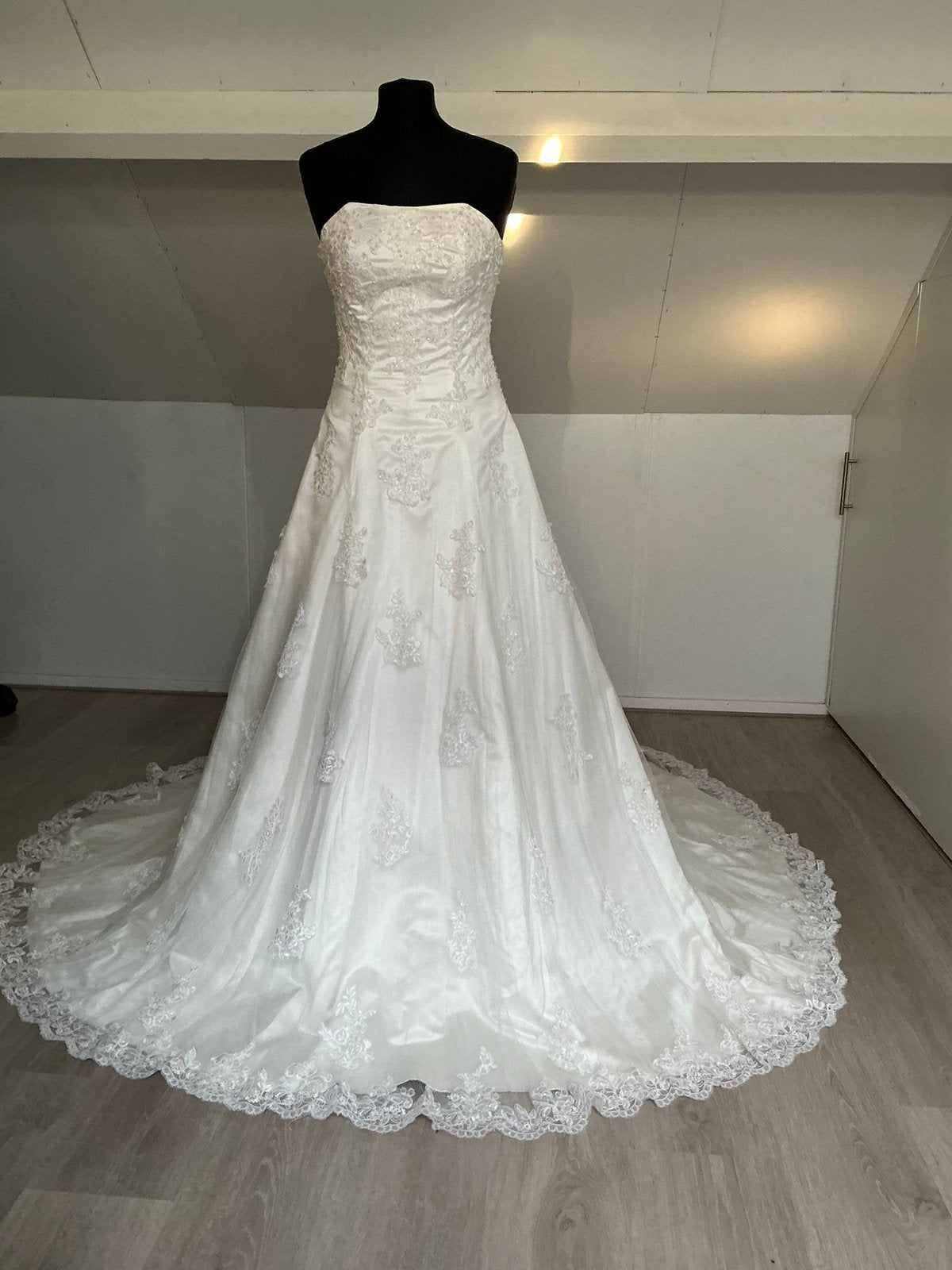 Bruidsjurk te koop nieuw ongedragen, Kleding | Dames, Trouwkleding en Trouwaccessoires, Ophalen of Verzenden, Nieuw, Wit, Trouwjurk