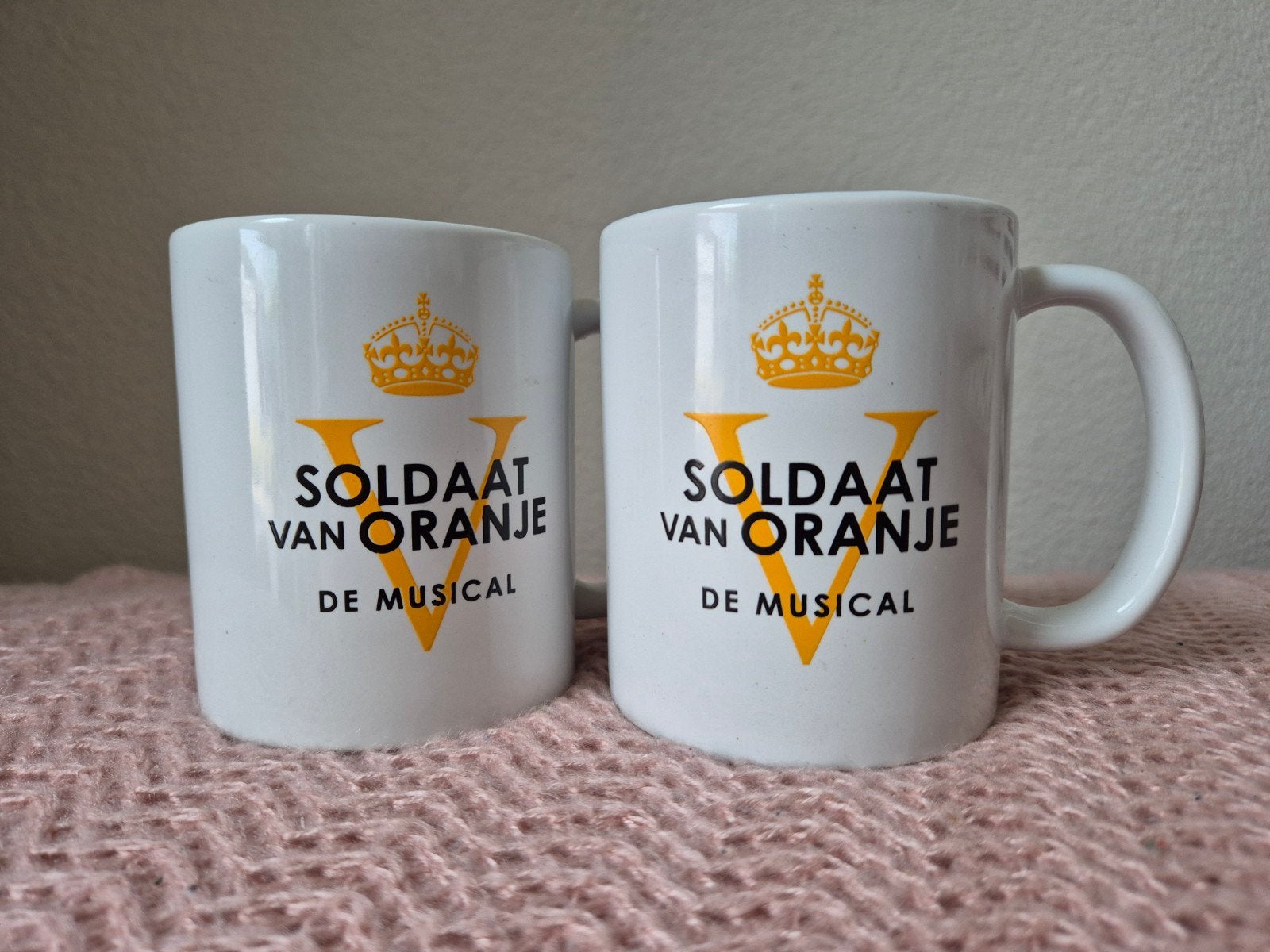 Soldaat van Oranje mokken - ook apart te koop!, Ophalen of Verzenden, Nieuw, Porselein, Kop en/of schotel