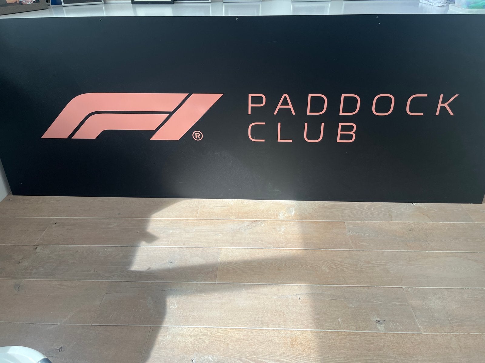 F1 Paddock club bord 2025 zandvoort, Ophalen, Zo goed als nieuw, Formule 1